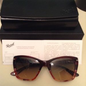 SALE sunglasses authentic Persol Italy NWT